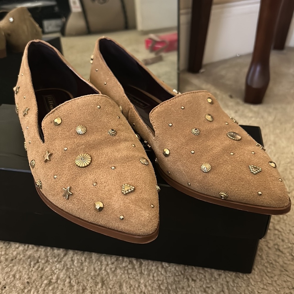 Tan Studded Bcbgeneration Pointed Toe Genuine Sue… - image 1